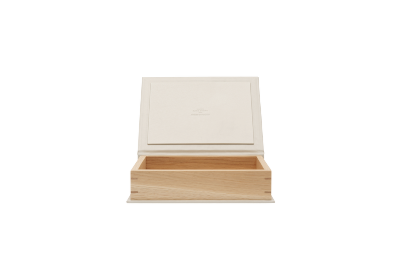 The N-BB01 Bookbox: Oak and leather - Pure - Medium