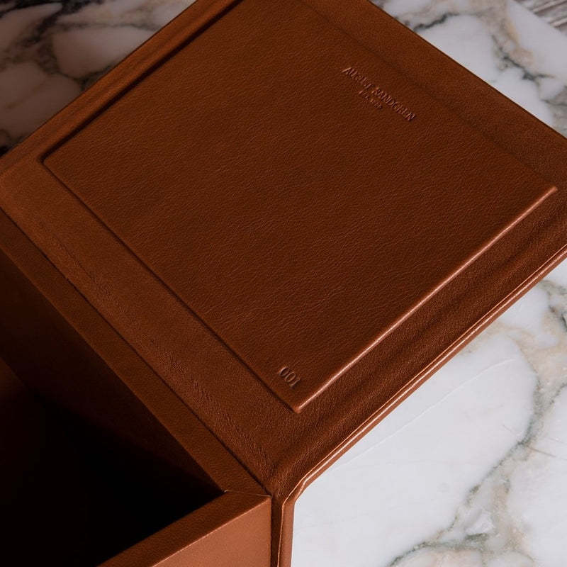 The Bookbox: Traceable leather - Brown - Large